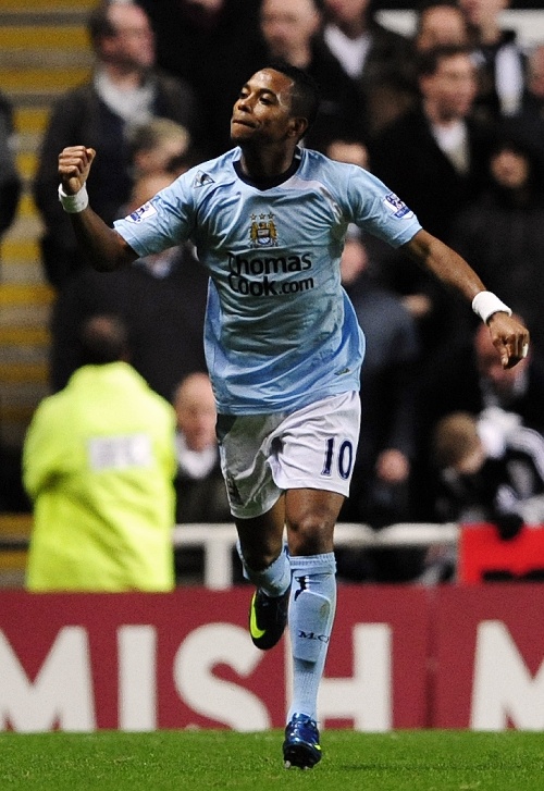 曼联接下来的英超五场大战：与切尔西、利物浦及其他竞争对手的赛程对比（曼联英超未来五战前瞻：与切尔西、利物浦及其余竞争对手的赛程对照）