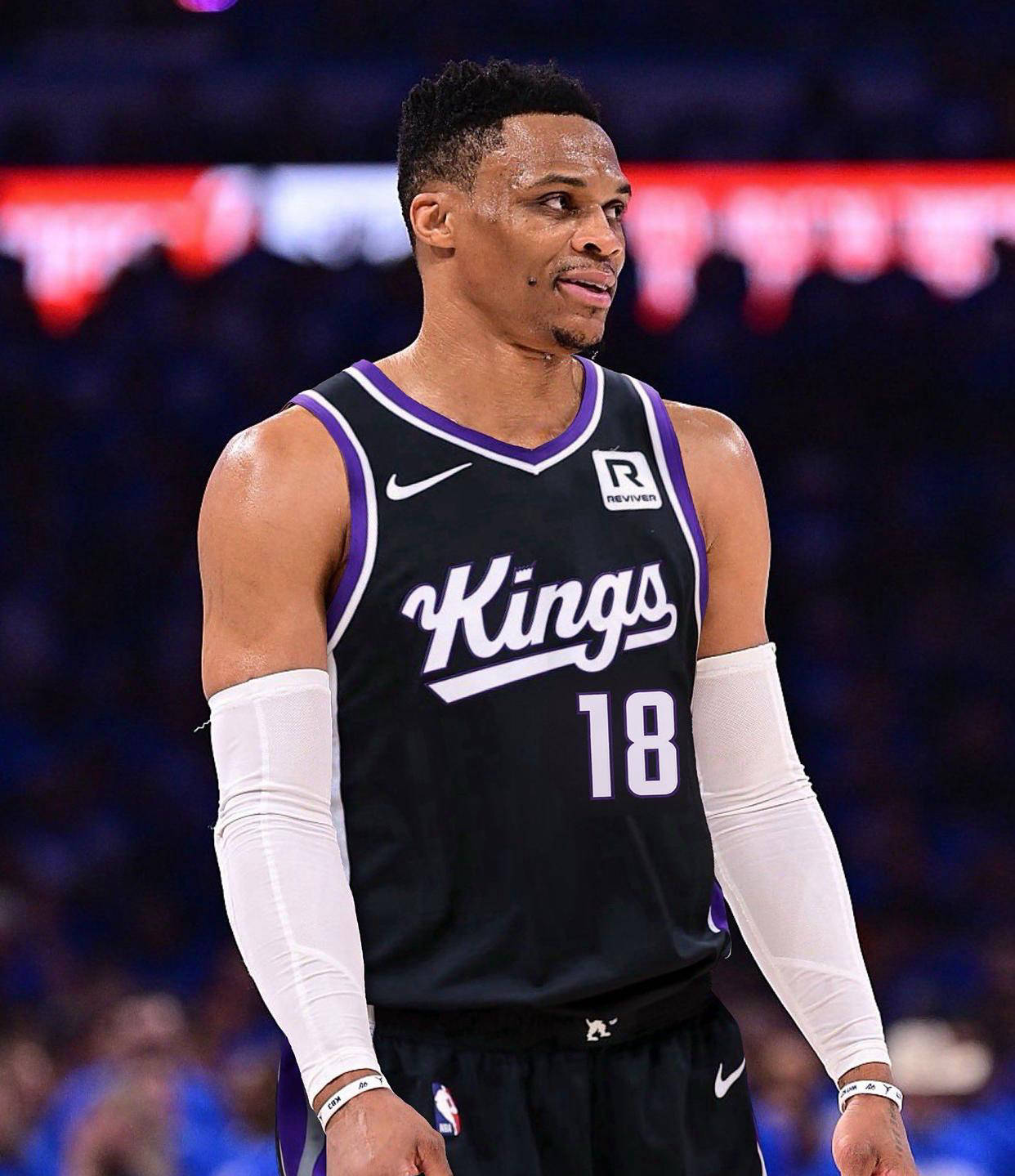 记者：国米失去邓弗里斯后右路失守；新援恩里克完全不合格（记者：邓弗里斯走后国米右路告急，新援恩里克完全不及格）